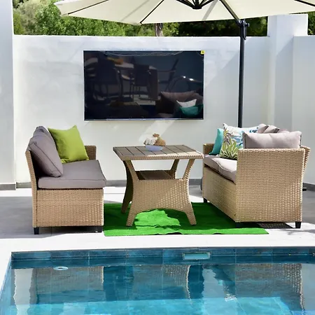 Melia Casa Nyaraló Tsairi